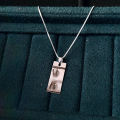 Vertical Eye Bar Necklace
